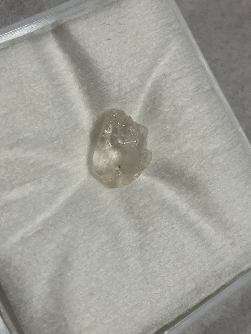 【神の石】産フェナカイト