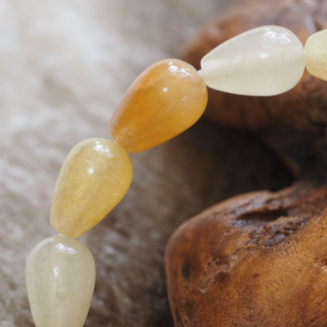 ブレスレット 天然黄翡翠(熱処理、色加工無し、ドロップカット) 内径16.5cm