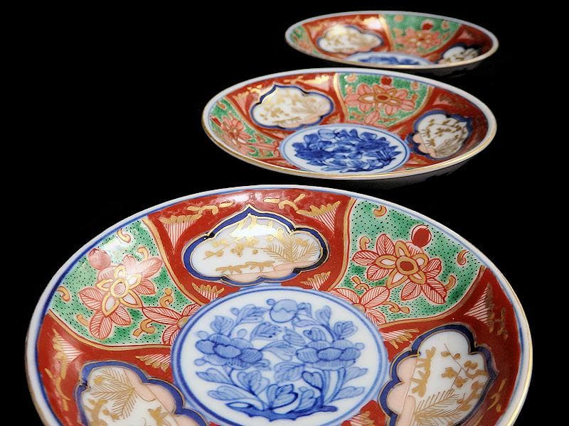 大聖寺伊万里　金襴手　窓絵　松竹梅に牡丹の図　４寸皿　３枚　D640AS-CEi