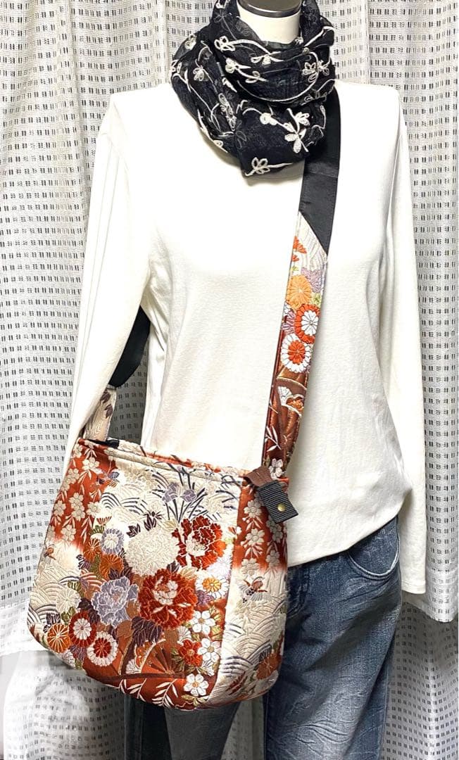 347 帯リメイク　牡丹のふっくらショルダーバッグ　匿名配送