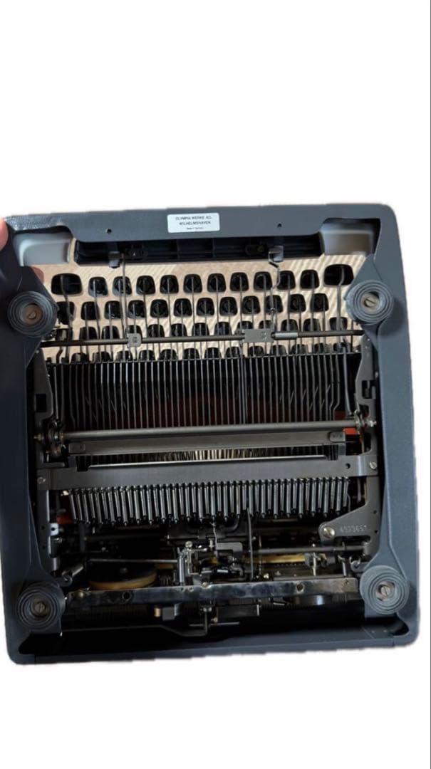 Olympia オリンピア SM9？ 手動タイプライター ケース付 動作確認済