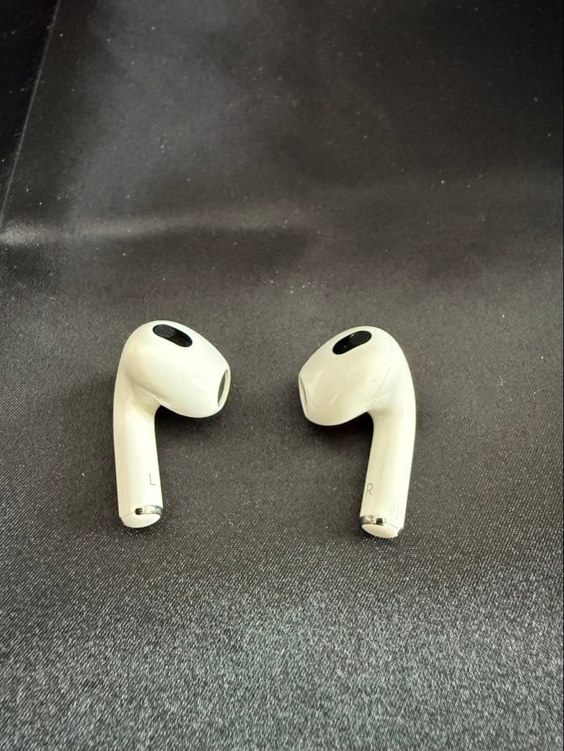 AirPods本体(3rd Generation)ホワイト 充電ケース付き 箱付