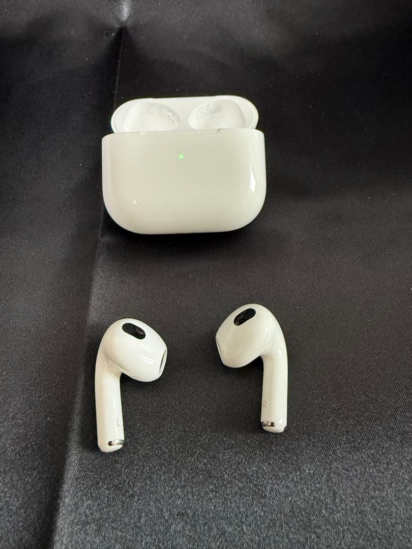 AirPods本体(3rd Generation)ホワイト 充電ケース付き 箱付