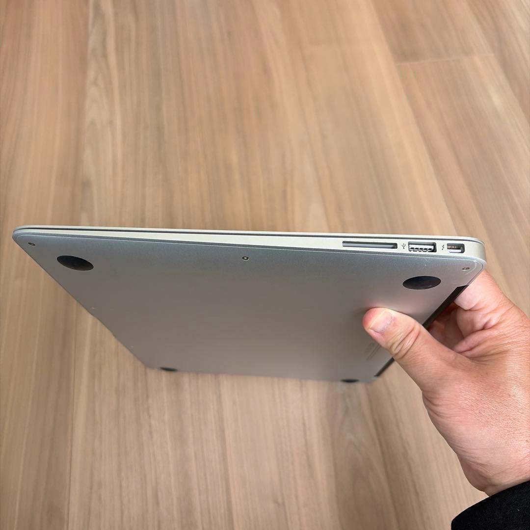 【美品】MacBook Air シルバー　13インチ