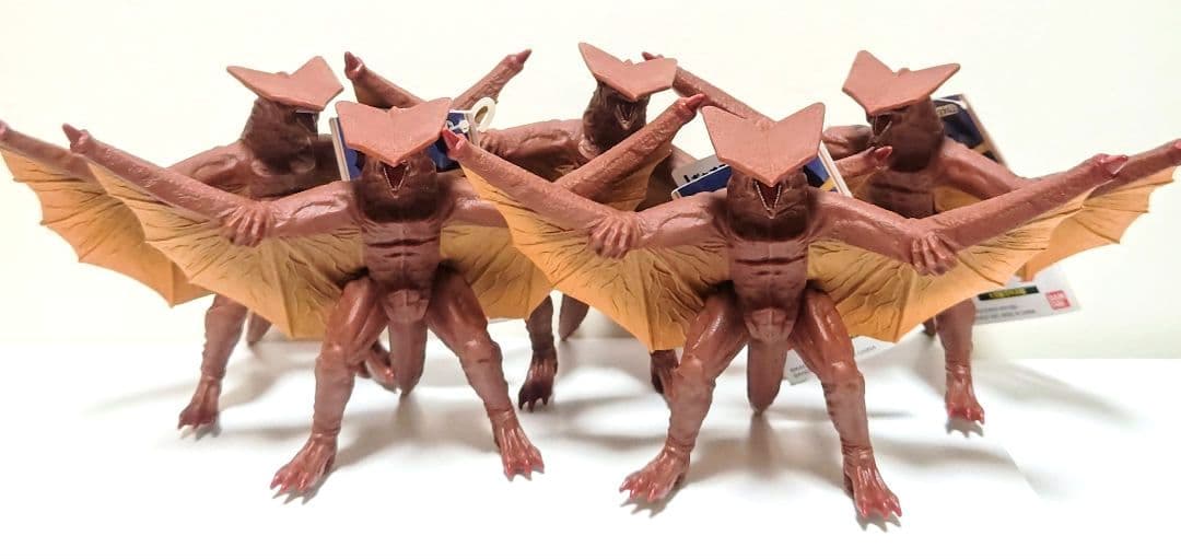 ムービーモンスターシリーズ 19種 105体 ソフビ ゴジラ ウルトラマン 新品