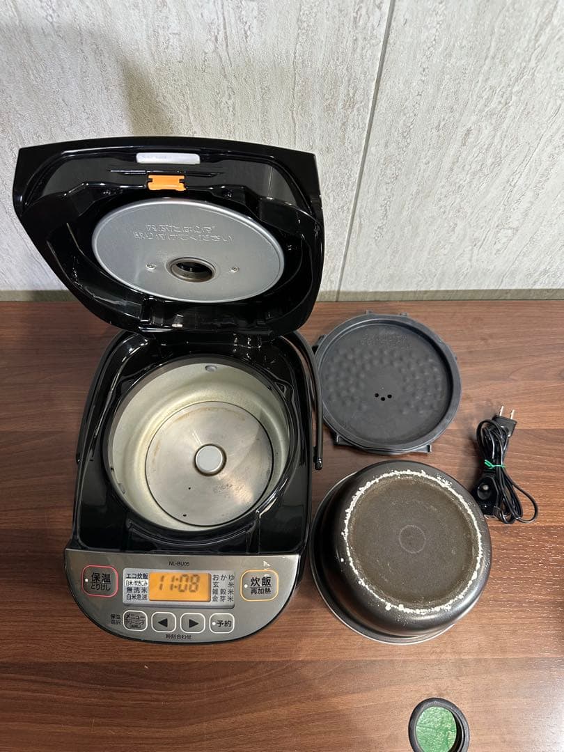 2020年製 象印 3合 マイコン炊飯ジャー 極め炊き NL-BU05 炊飯器