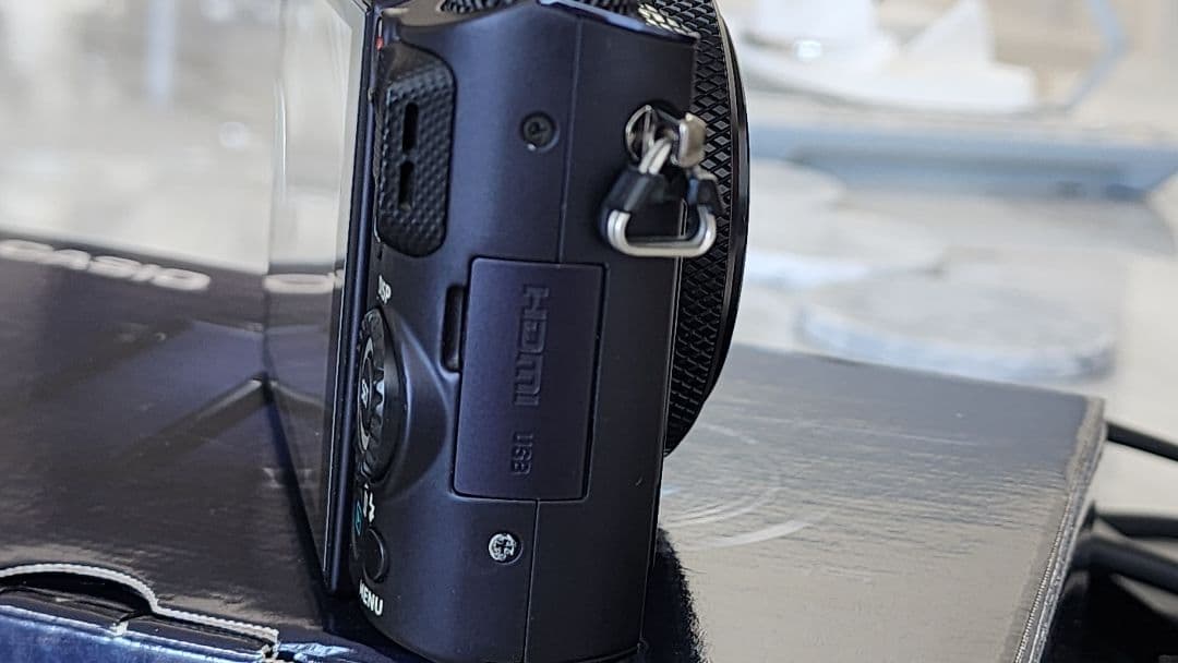 CASIO EX-10 コンパクトデジタルカメラ　カシオ　訳あり