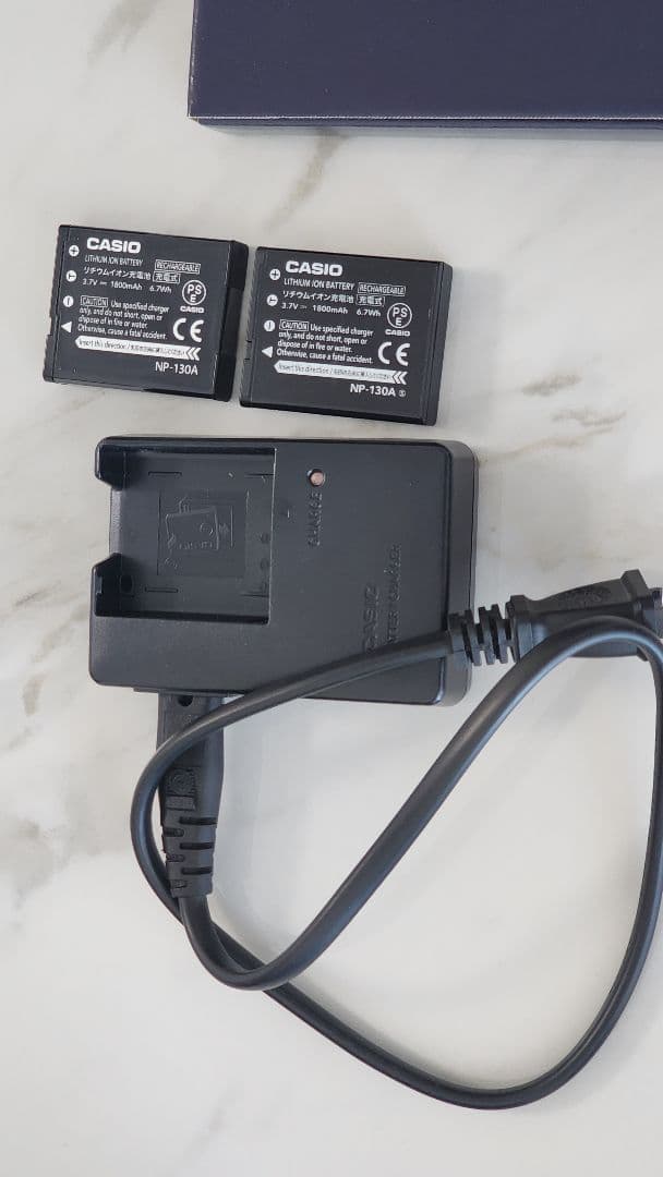 CASIO EX-10 コンパクトデジタルカメラ　カシオ　訳あり