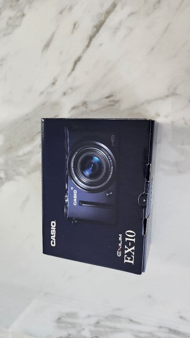 CASIO EX-10 コンパクトデジタルカメラ　カシオ　訳あり