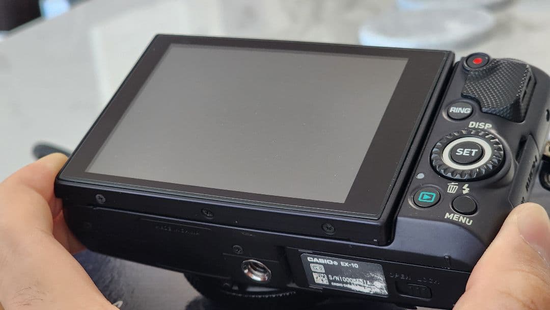 CASIO EX-10 コンパクトデジタルカメラ　カシオ　訳あり
