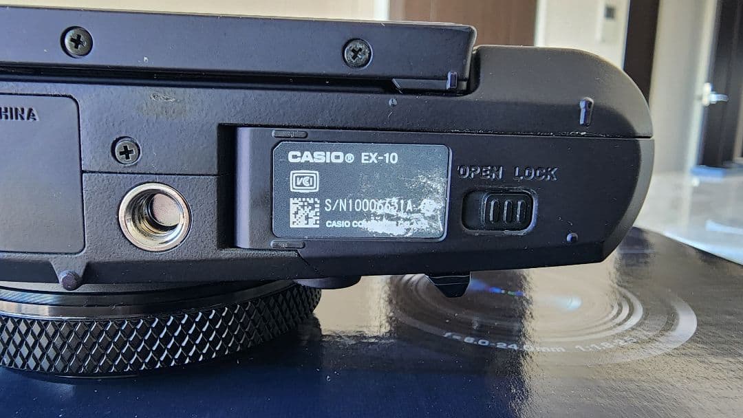 CASIO EX-10 コンパクトデジタルカメラ　カシオ　訳あり