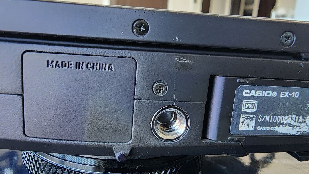 CASIO EX-10 コンパクトデジタルカメラ　カシオ　訳あり