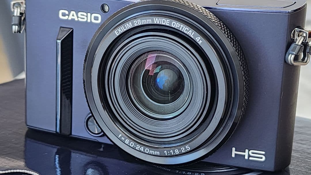 CASIO EX-10 コンパクトデジタルカメラ　カシオ　訳あり