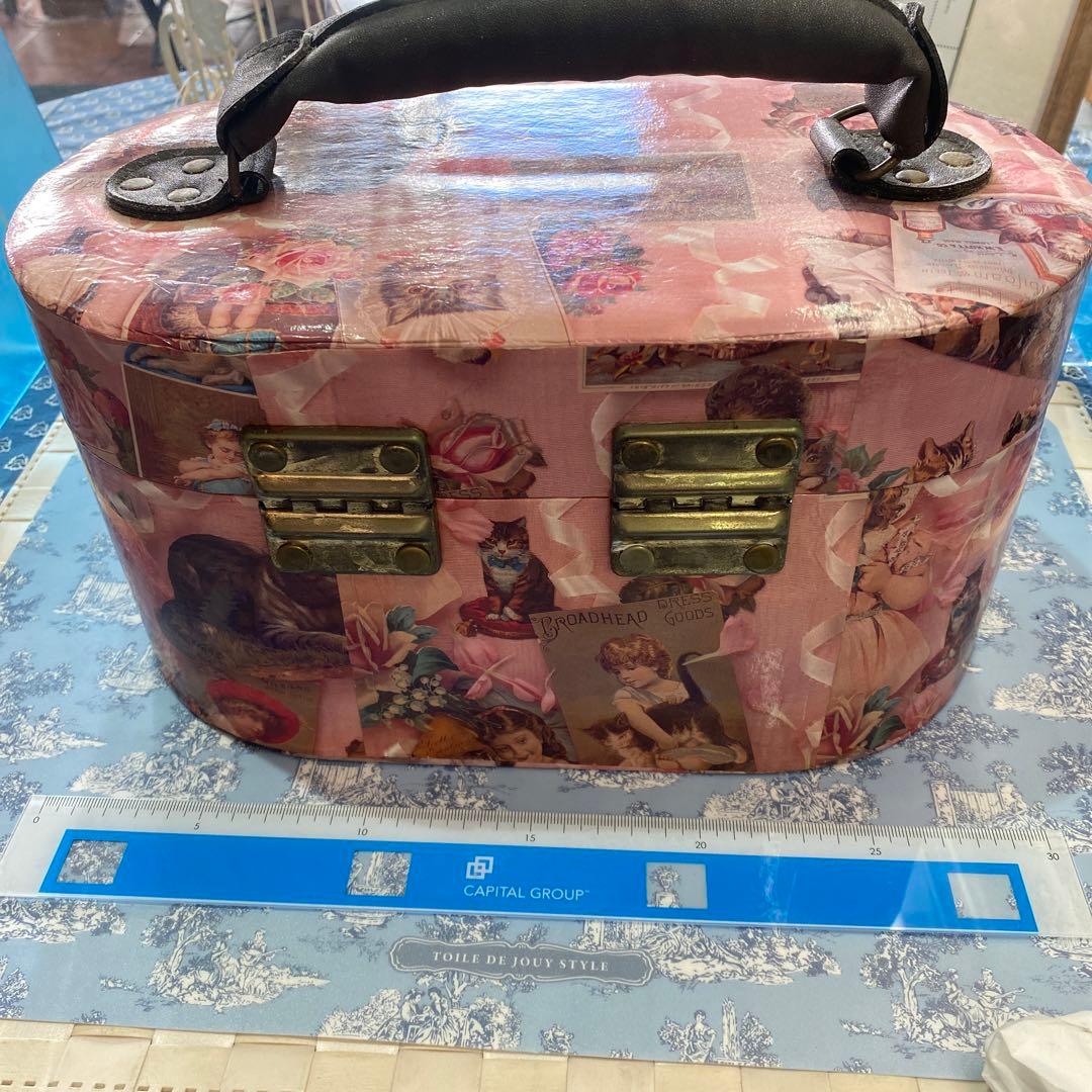 ヴィクトリアン小物入れ