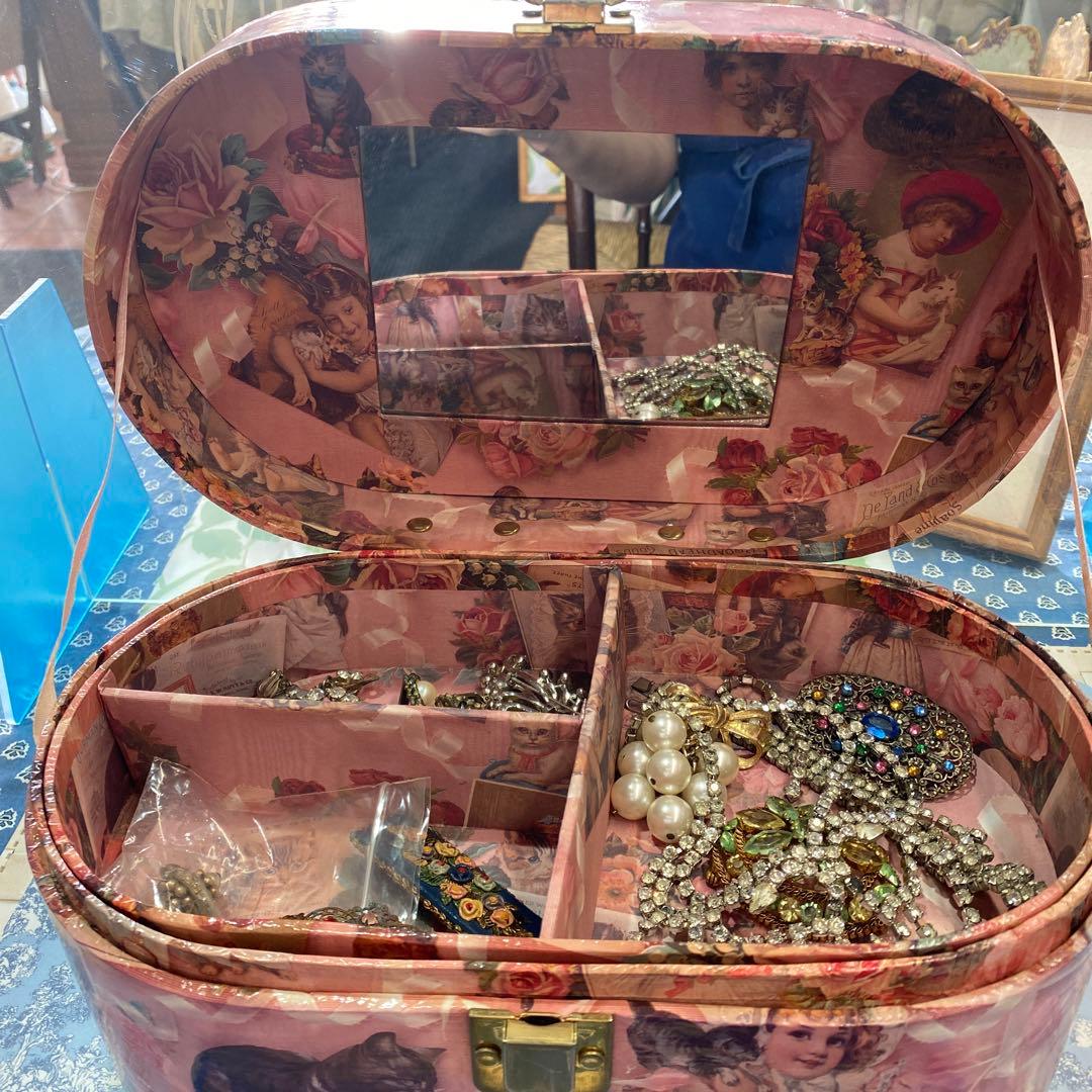 ヴィクトリアン小物入れ