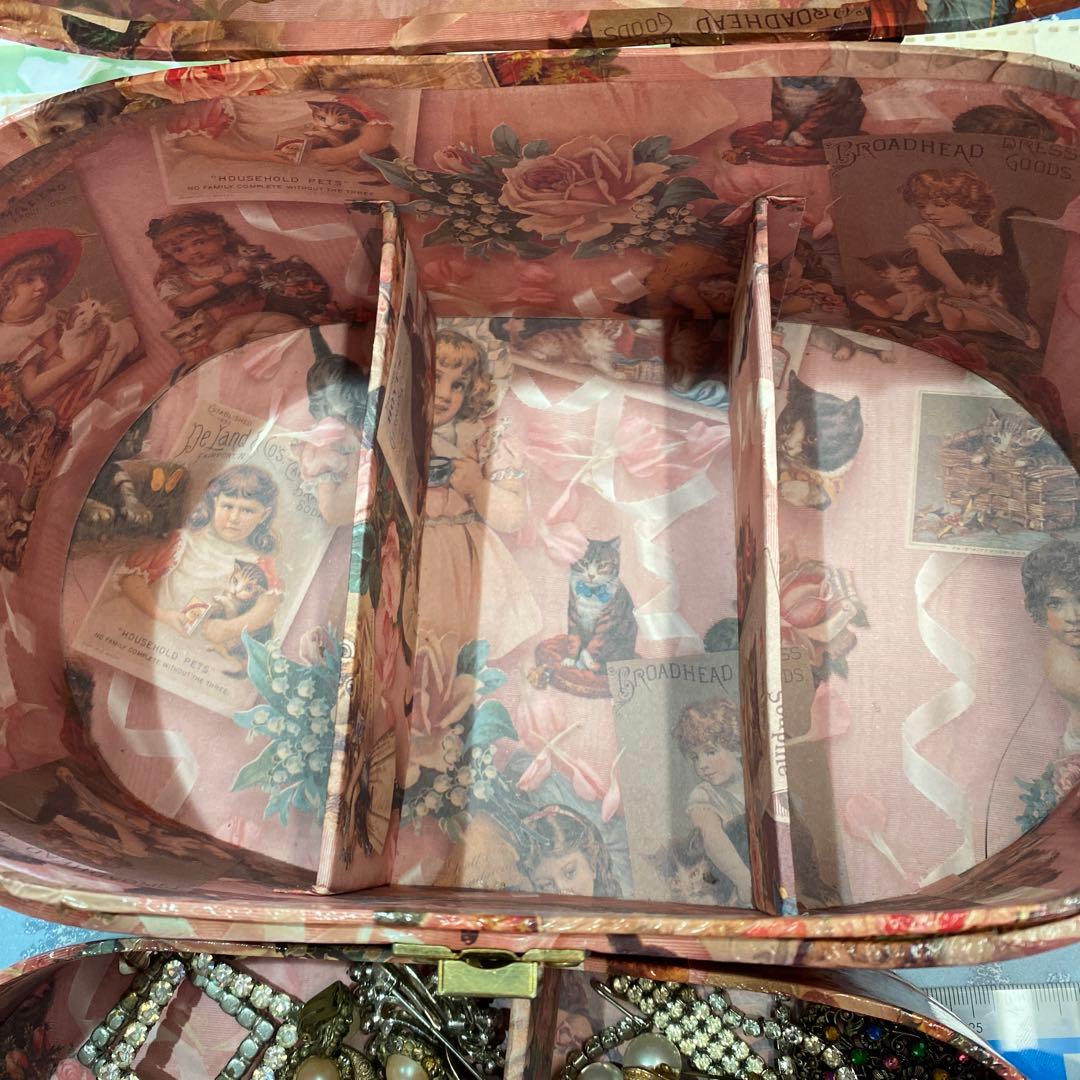 ヴィクトリアン小物入れ