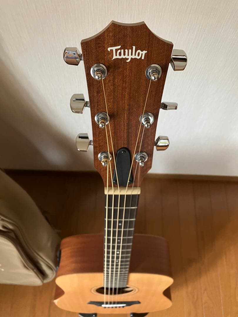 【かなり美品】Taylor Academy 10e エレアコギター
