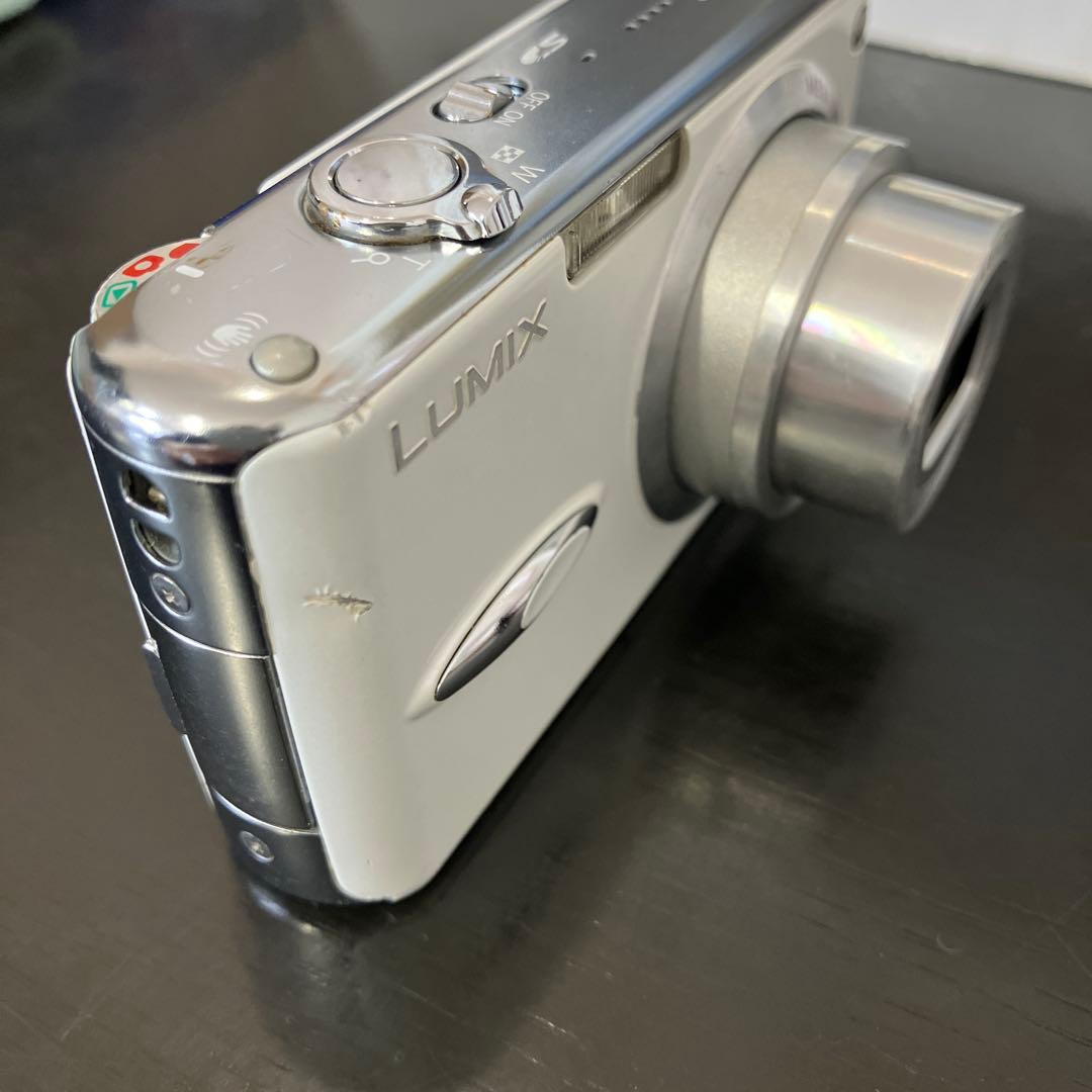 Panasonic LUMIX DMC-FX37 ホワイト　デジタルカメラ