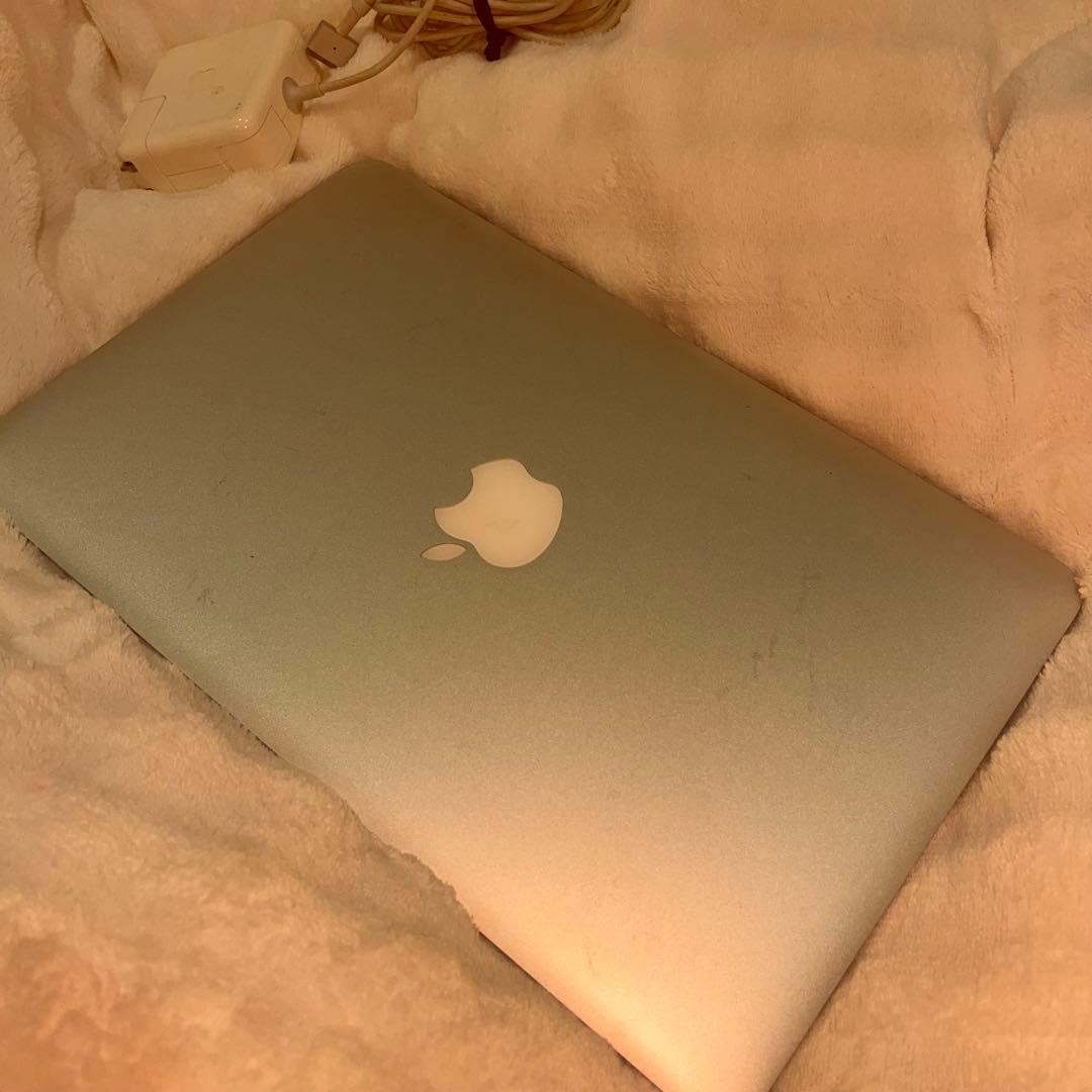 MacBook Air 11.6インチ Intel Core i5 1.4GHz