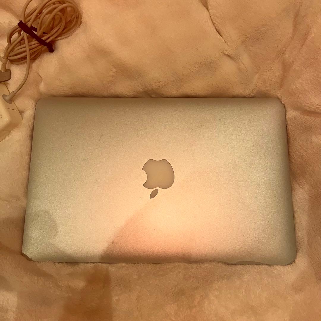 MacBook Air 11.6インチ Intel Core i5 1.4GHz