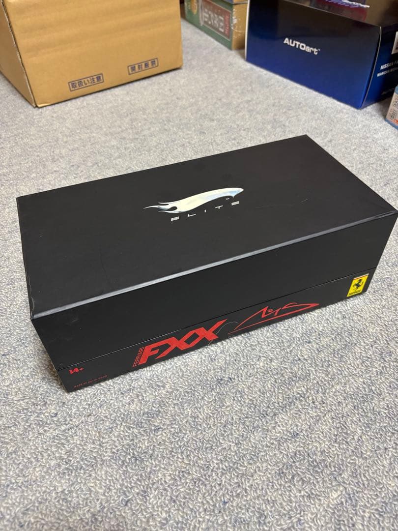 シリアルNo付フェラーリ FXX Mシューマッハ仕様 1/18 ホットウィール