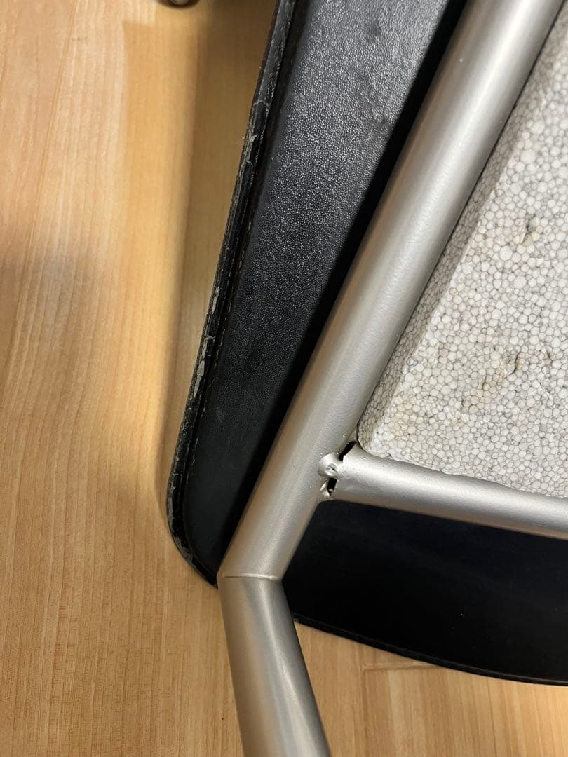 カリガリス Calligaris　本革ダイニングチェア　②