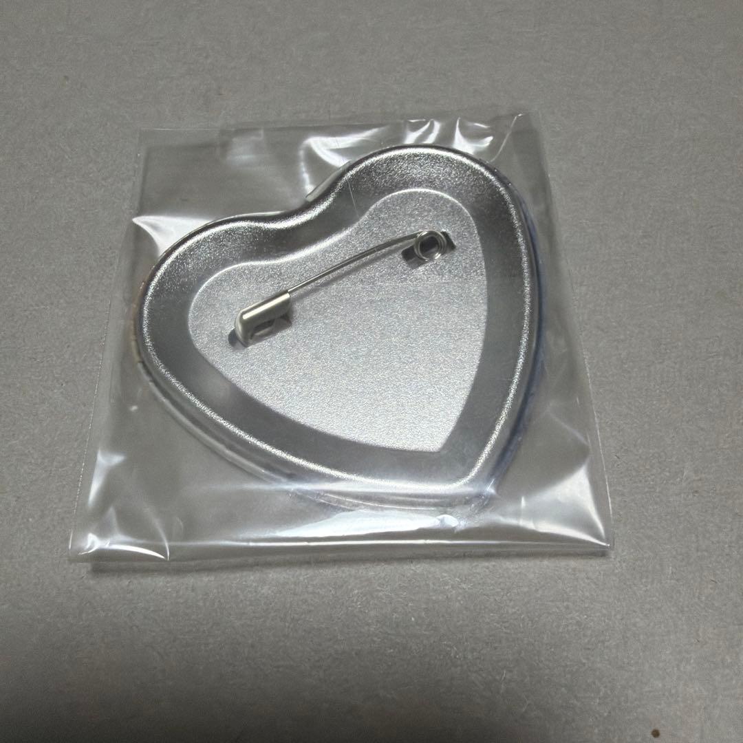 クッション　ハート　缶バッジ　ニコラ　受注限定　ピオフィオーレの晩鐘　ピオフィ