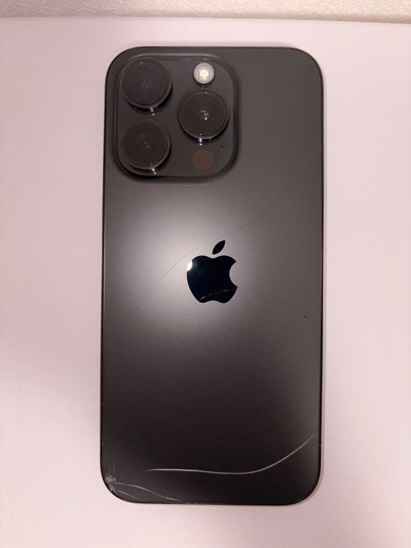 iPhone 15 Pro 256GB ブラックチタニウム　Simフリー