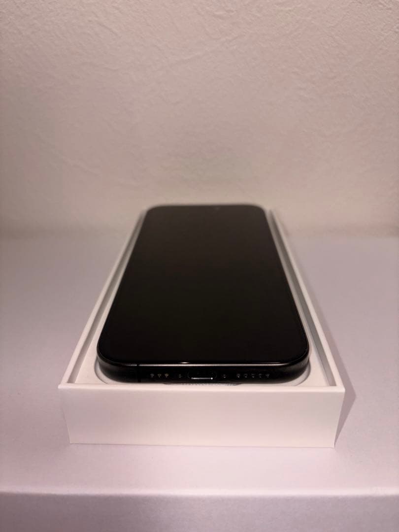 iPhone 15 Pro 256GB ブラックチタニウム　Simフリー