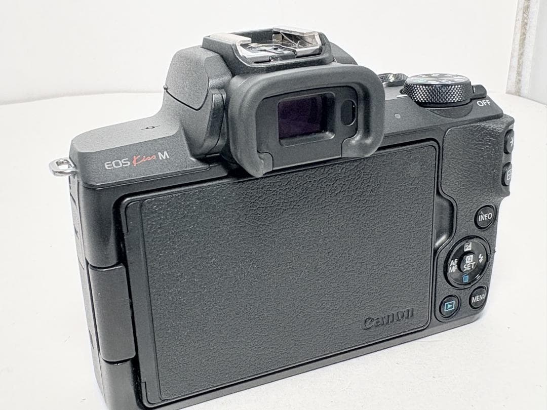 良品 キヤノン EOS Kiss M ボディ ブラック