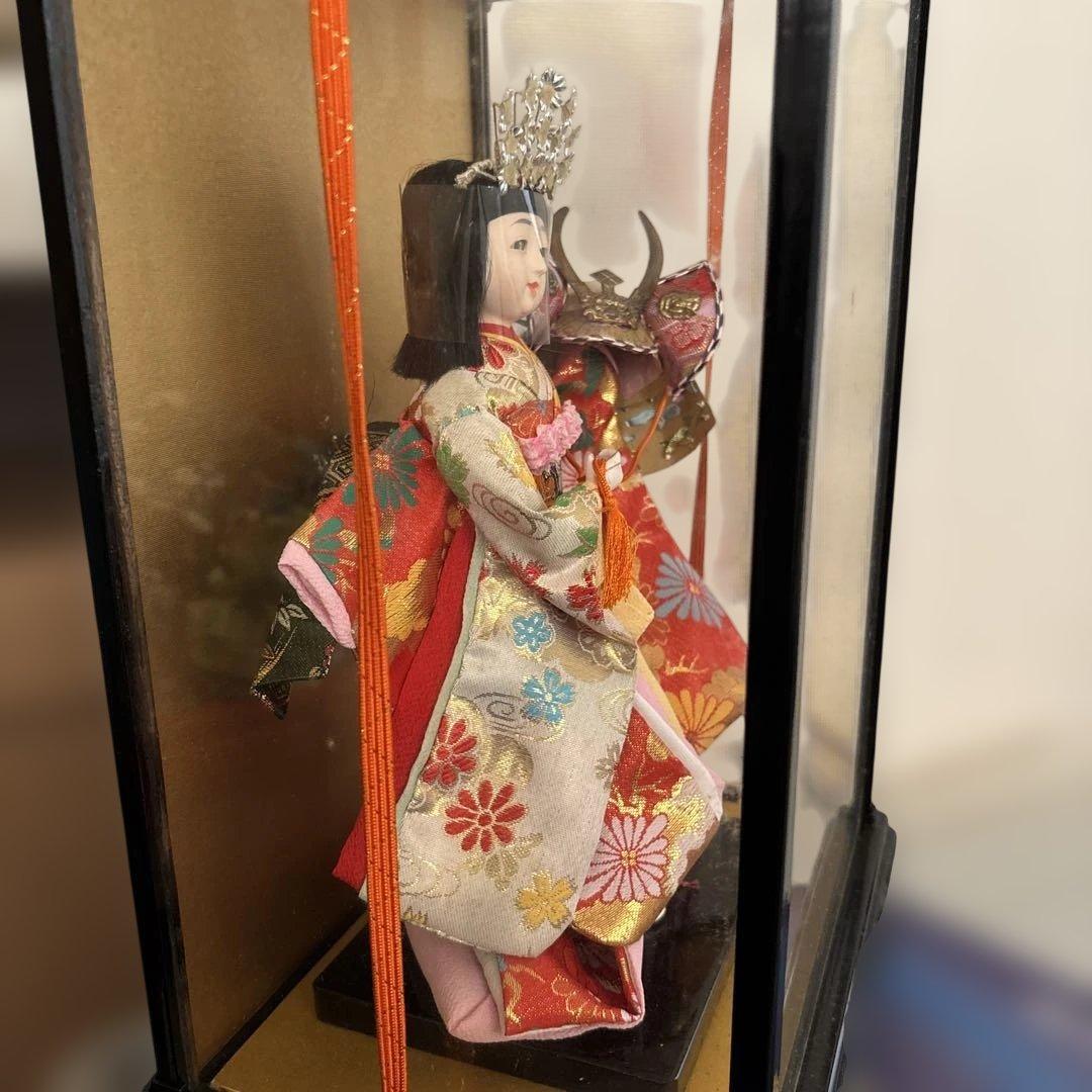 日本人形ガラスケース入り