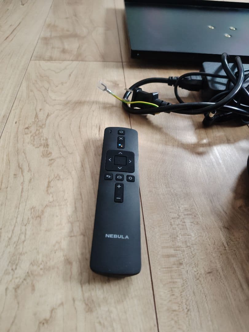 Anker NEBULA フルHDプロジェクター ★三脚付き★