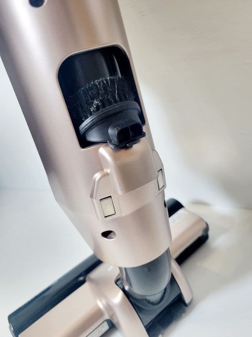 日立☆充電式掃除機(充電器あり)　PV-B300H　シャンパンゴールド