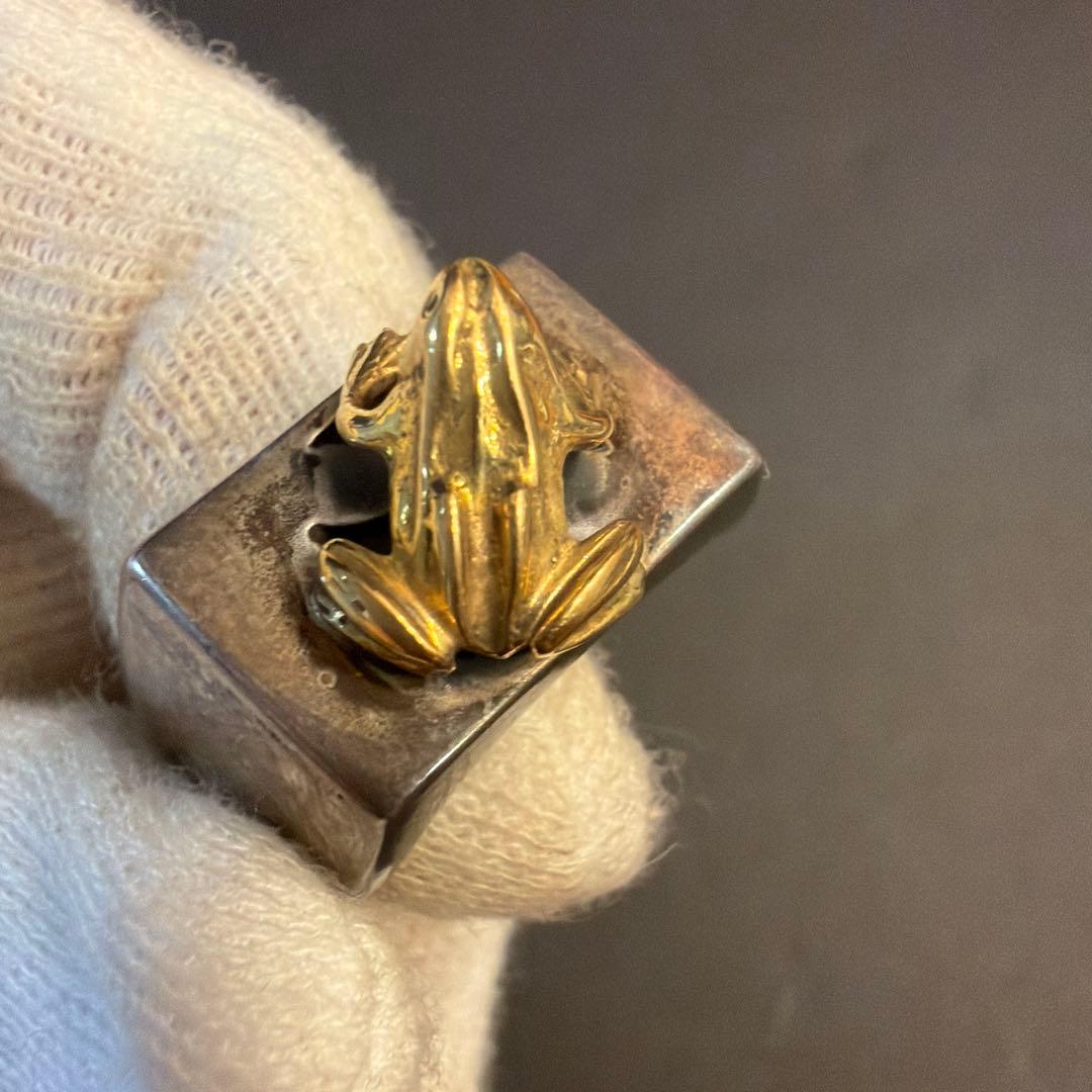 シルバーリング　カエル付き