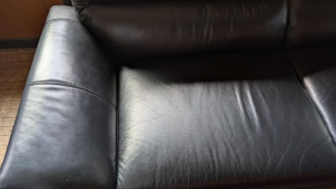 黒い皮2.3人掛けソファ