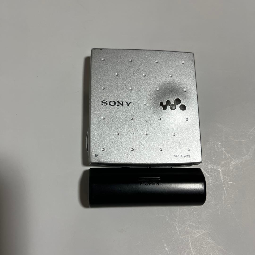 ポータブルプレーヤー SONY MDWALKMAN E909