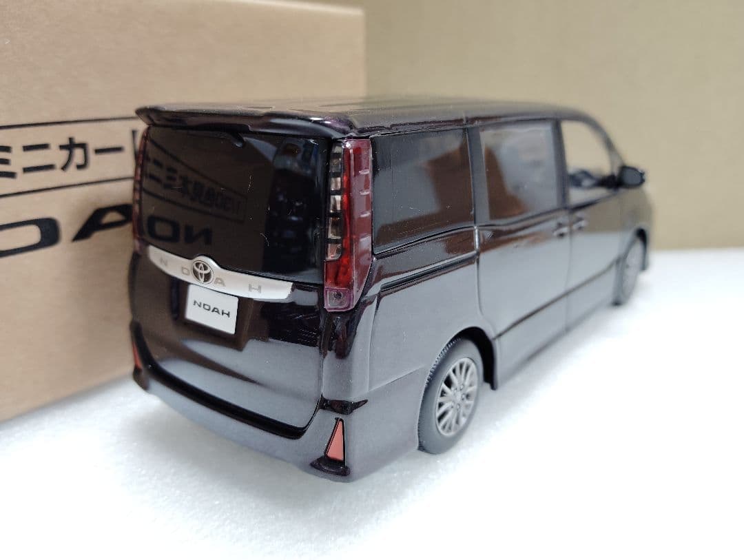 トヨタ ノア Si 80前期型 カラーサンプルミニカー 非売品 3R9