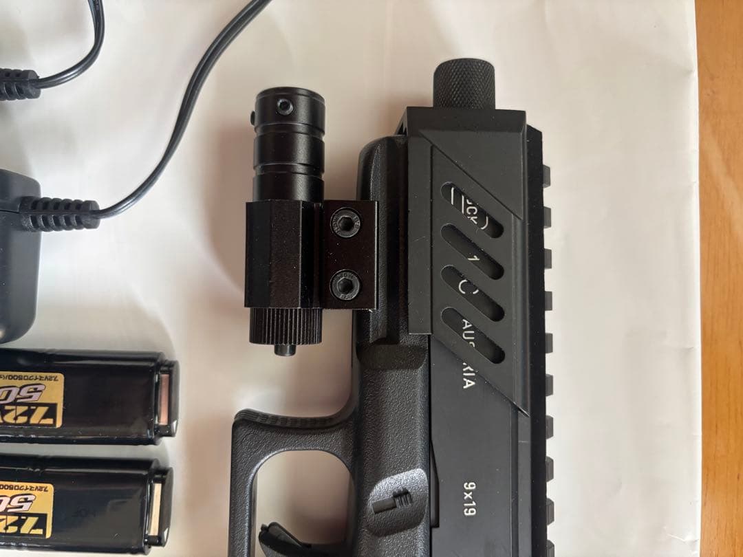 東京マルイ G18C 電動＋バッテリー2本充電器＋レールシステム