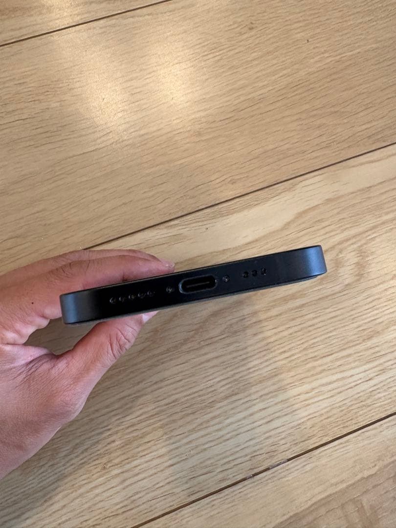 iPhone16e バッテリー100% SIMフリー ブラック