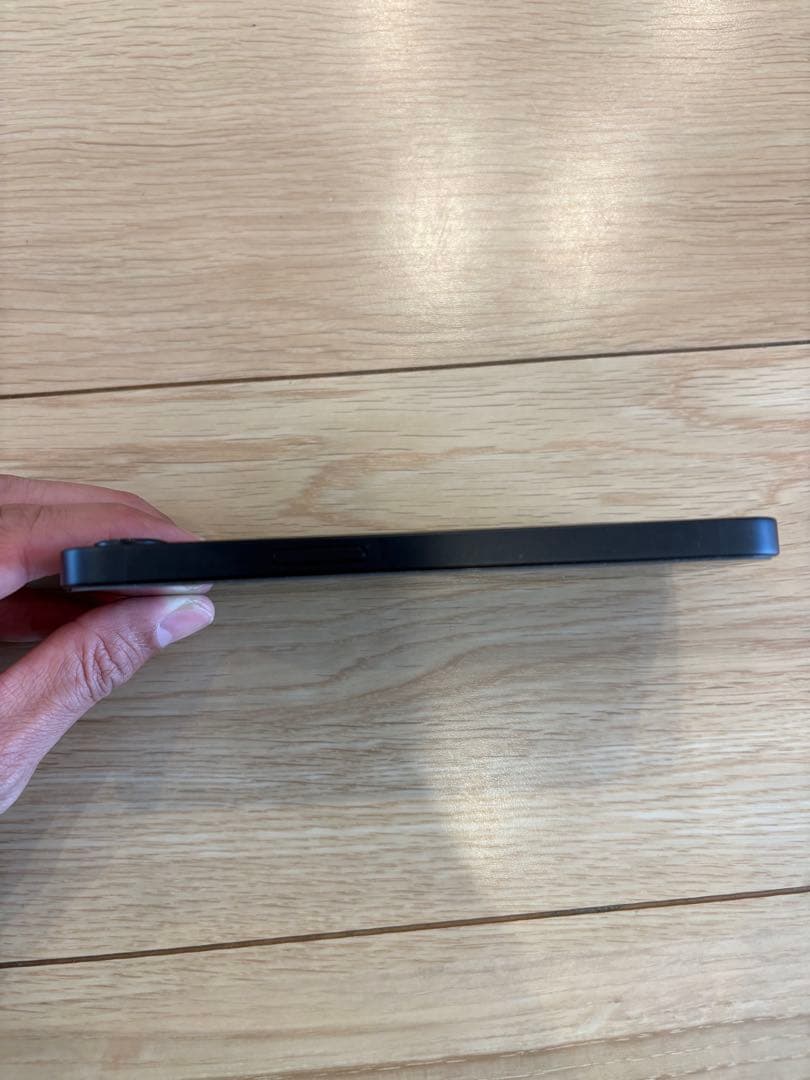 iPhone16e バッテリー100% SIMフリー ブラック