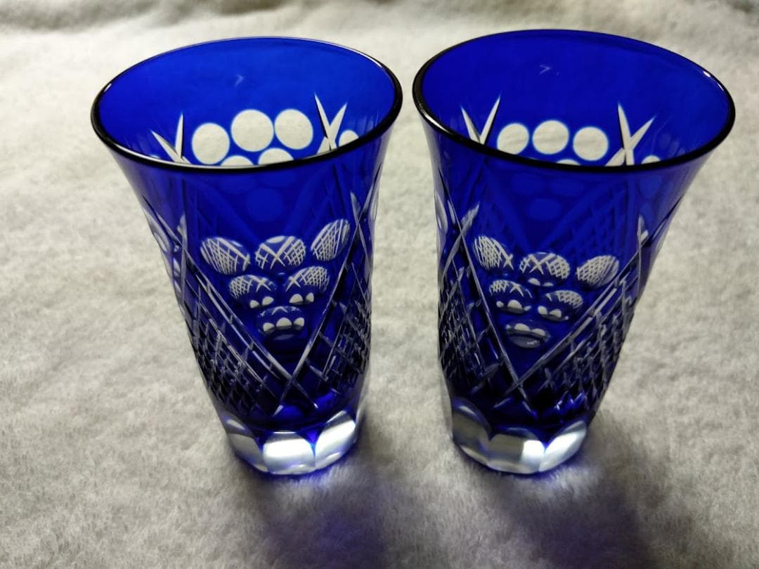 目の覚めるような藍切子 これで飲むのは最高！おまけつき！