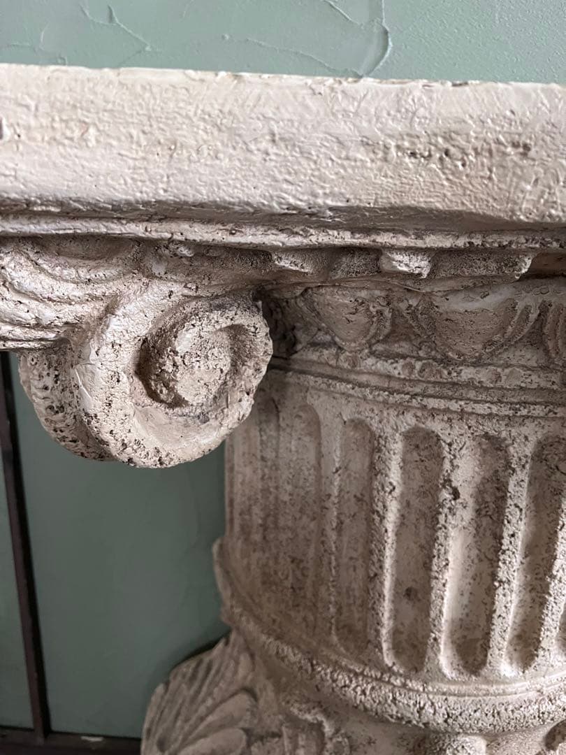 石調のギリシャ風飾り棚