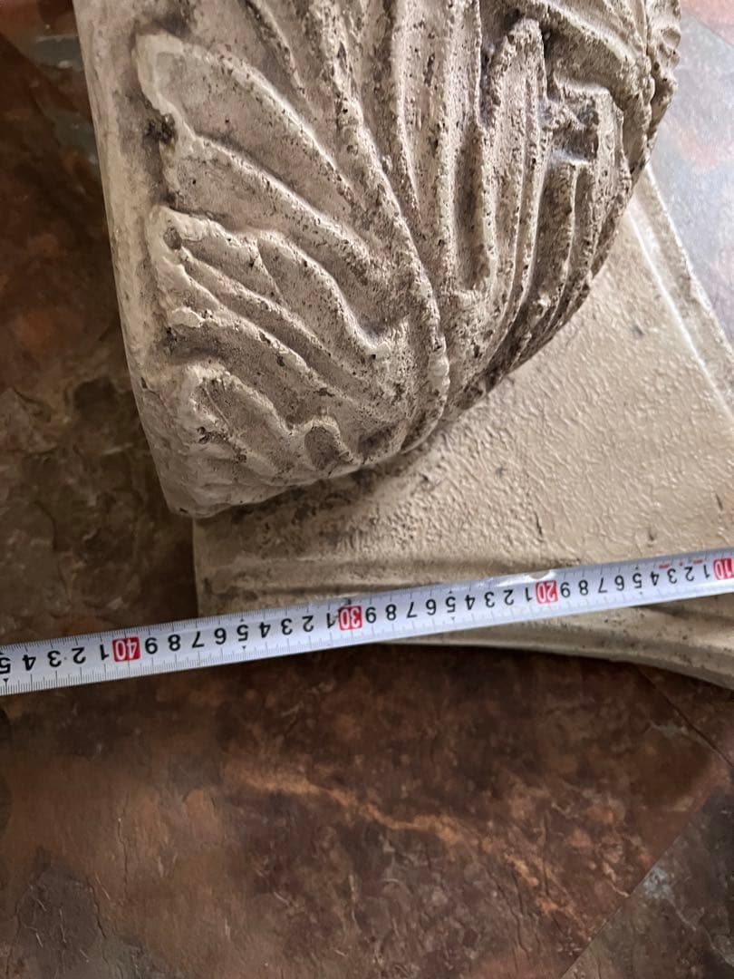 石調のギリシャ風飾り棚