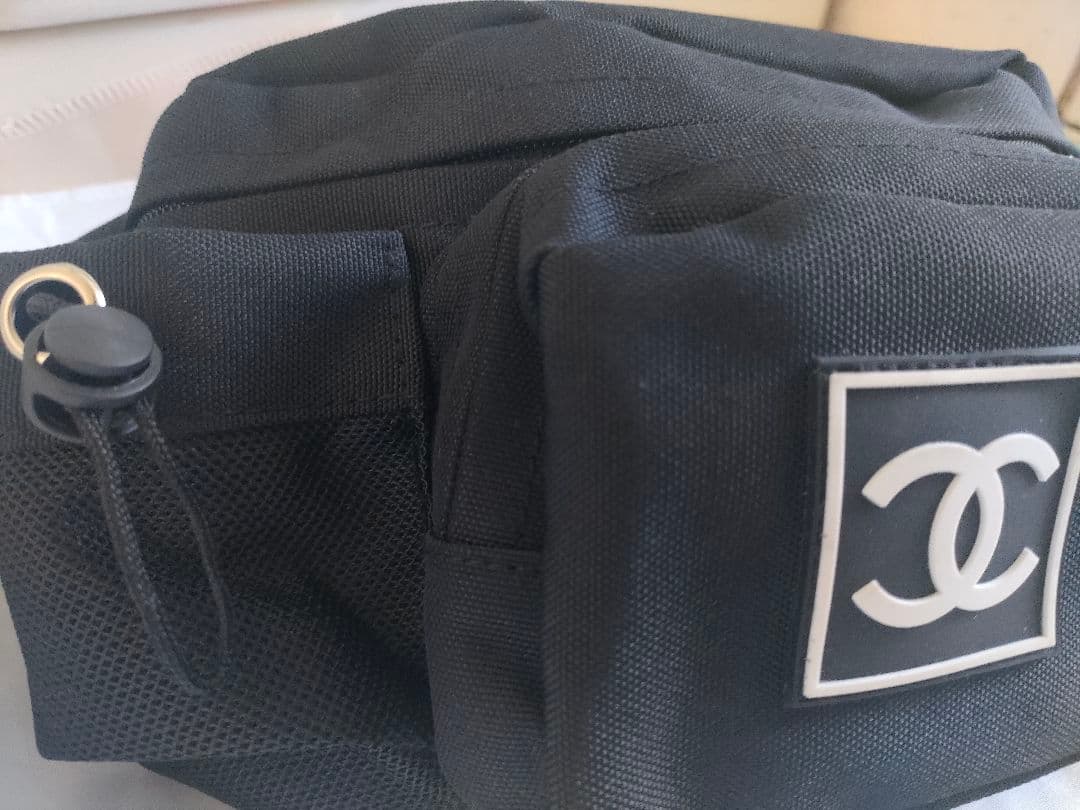 CHANEL ノベルティ　VIP会員限定　ボディバッグ　ショルダーバッグ　黒