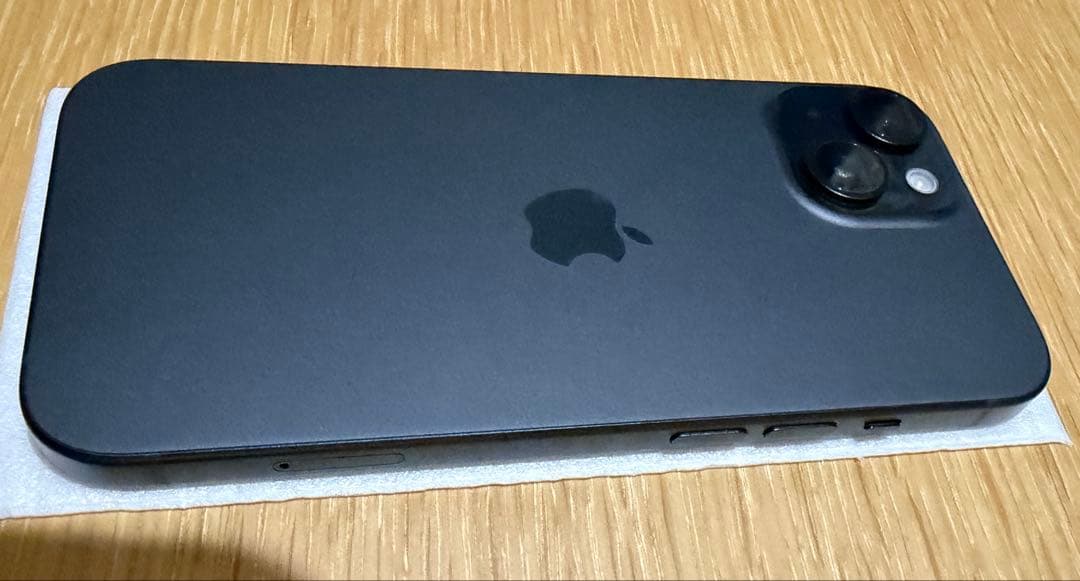 iPhone 15 256GB ブラック本体　箱あり