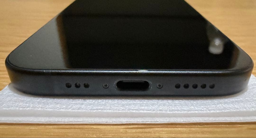 iPhone 15 256GB ブラック本体　箱あり