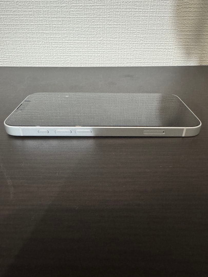 Apple iPhone 16e 本体　ほぼ未使用。