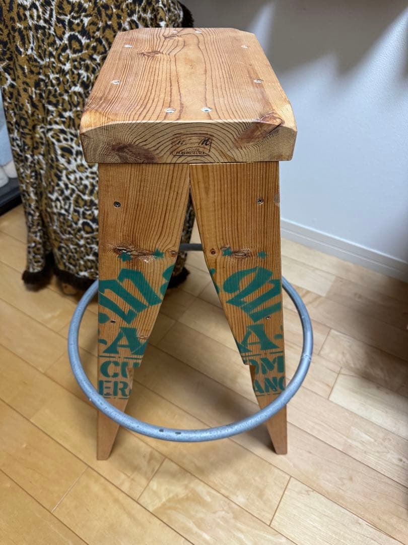 m&m custom performance furniture 角スツール大