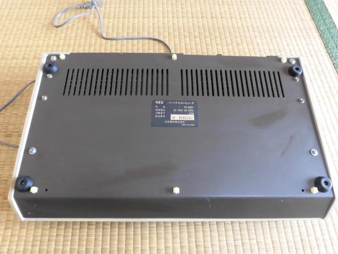 NEC PC-8001 レトロパソコン