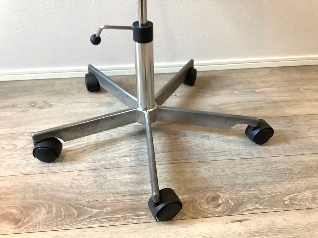 Fritz Hansen KEVI ケヴィチェア 木目調 キャスター付 中古品